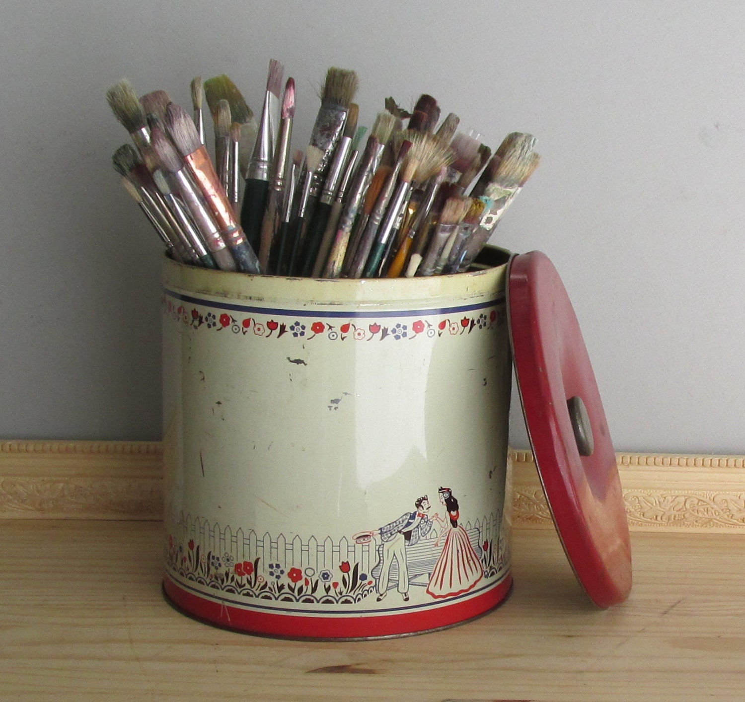 Vintage Tin Containers 83