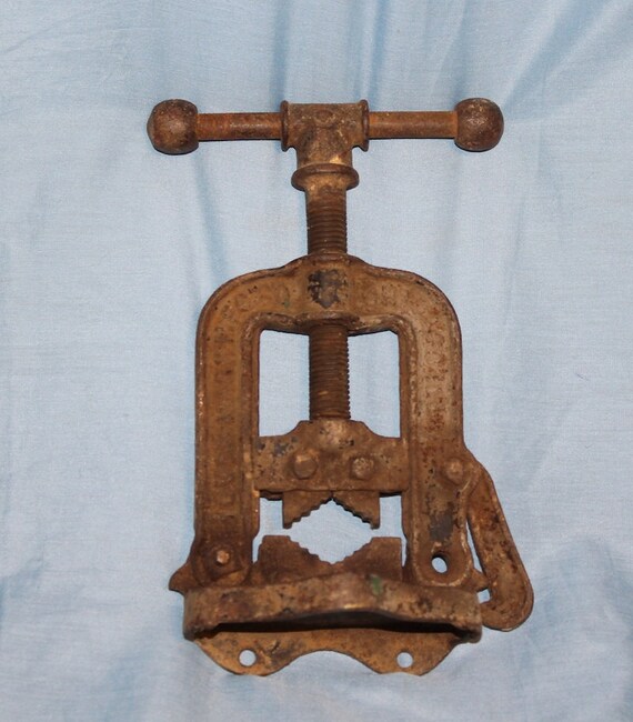 Pipe Vise Vintage Industrial Decor Farm Salvage C34 by woodhut