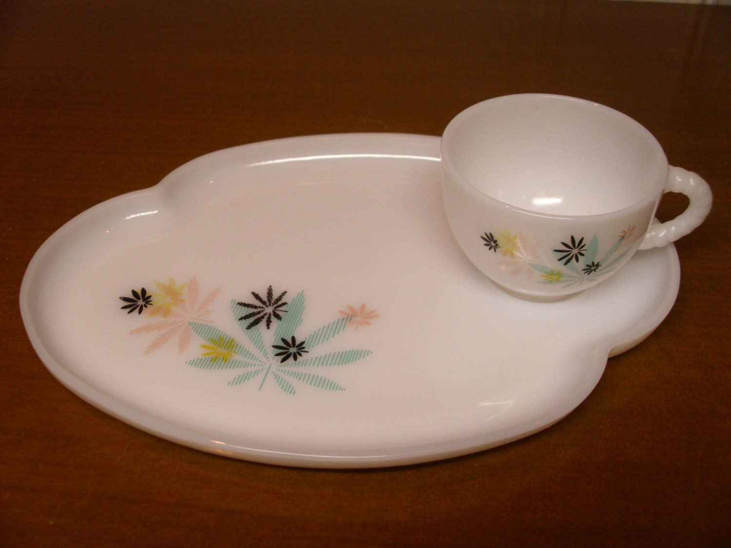 Vintage 1950’s Federal Glass Patio Snack Set 8 Piece Set Haute Juice