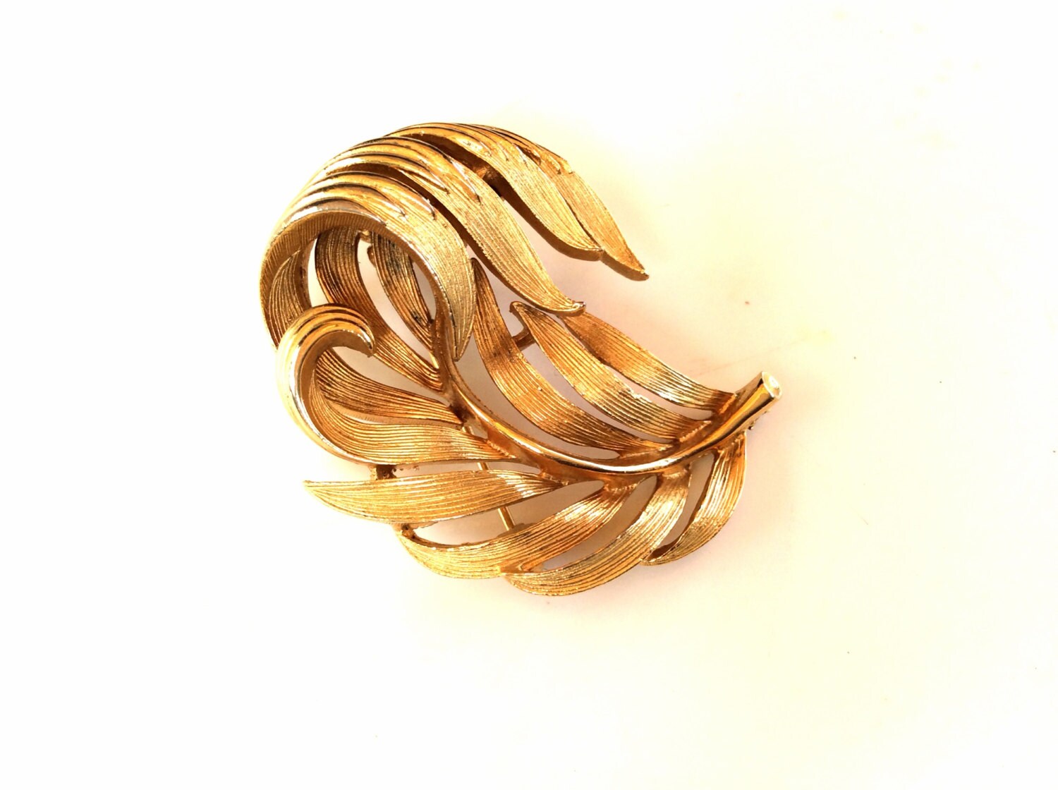 lisner leaf brooch