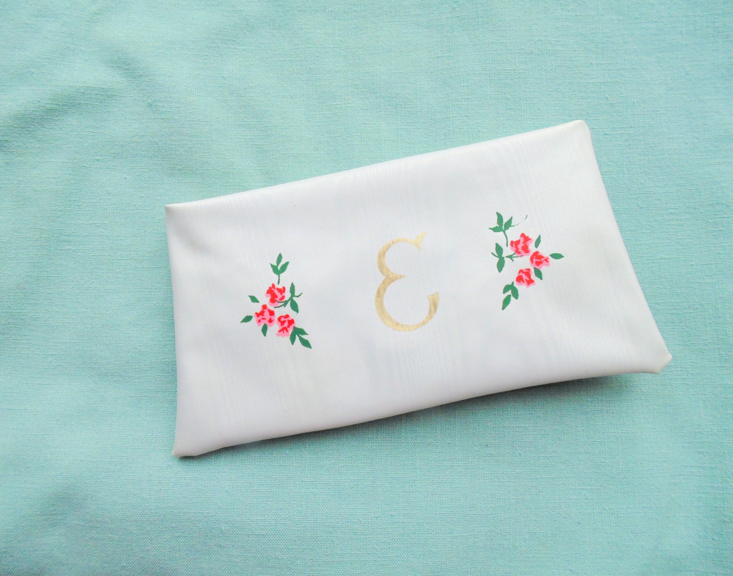 COSMETIC BAG. MakeUp Bag. Roses. Small Purse. CarryAll.