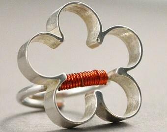 silver ring, Daisy silver ring, adjustable ring, bright red wire, Daisy