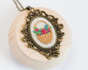 Flower basket necklace - hand embroidery - - n076