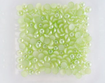 200pcs - 4mm Lime Green Flatback Pearls Decoden PE10004