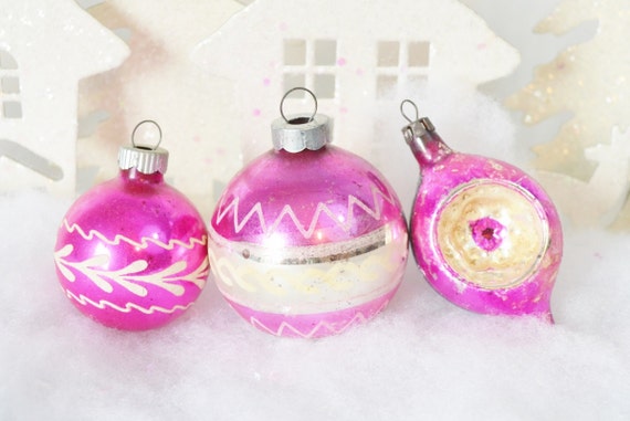 plum pink christmas ornaments fuchsia by relicsandrhinestones plum pink christmas ornaments fuchsia by relicsandrhinestones
