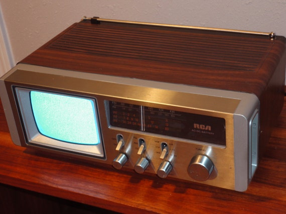 Rare RCA Portable Television TV Uhf Vhf Am Fm Radio Camping
