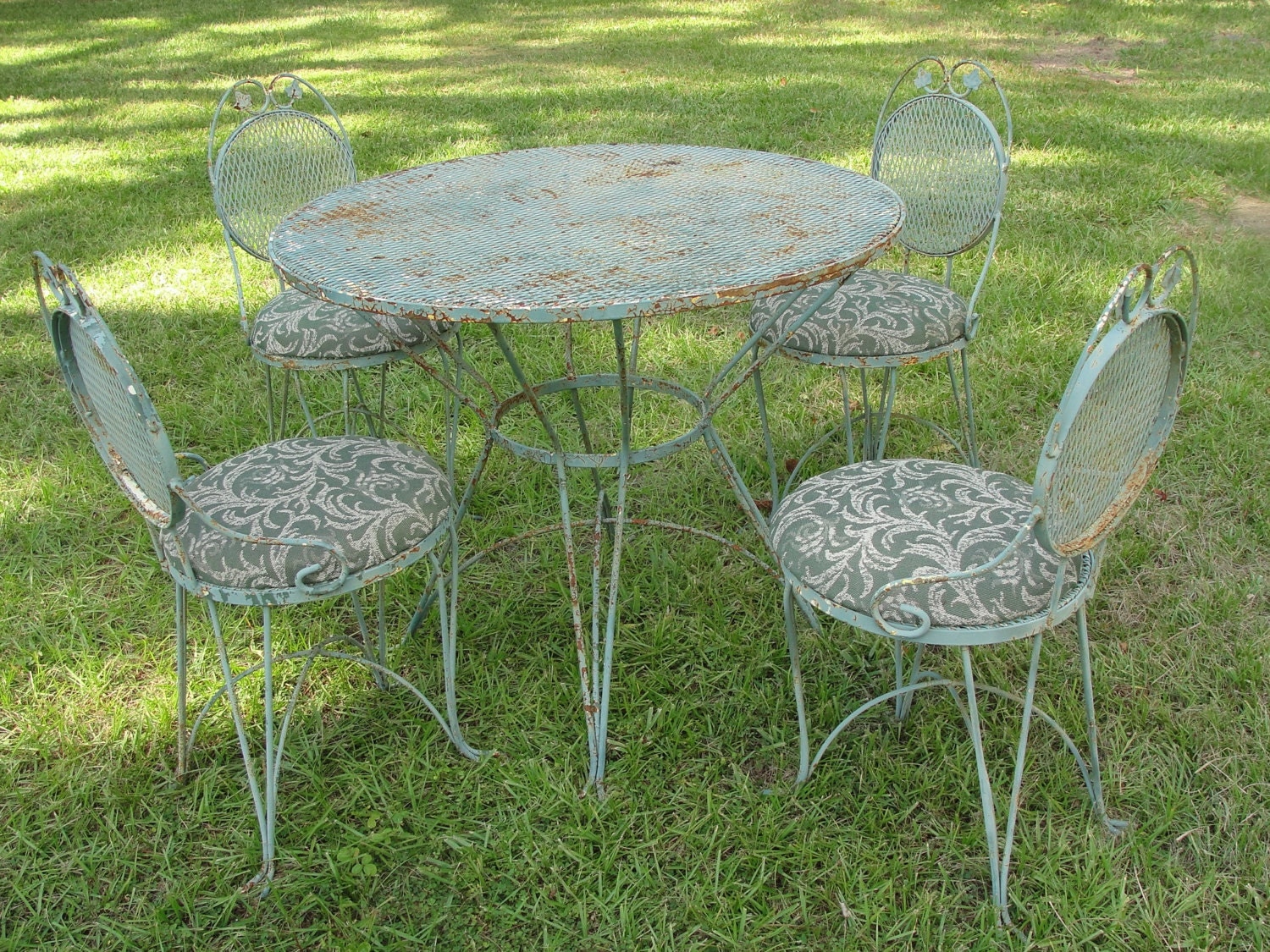 Vintage Wrought Iron & Mesh Patio Set Table w/ 4 Chairs Atomic – Haute