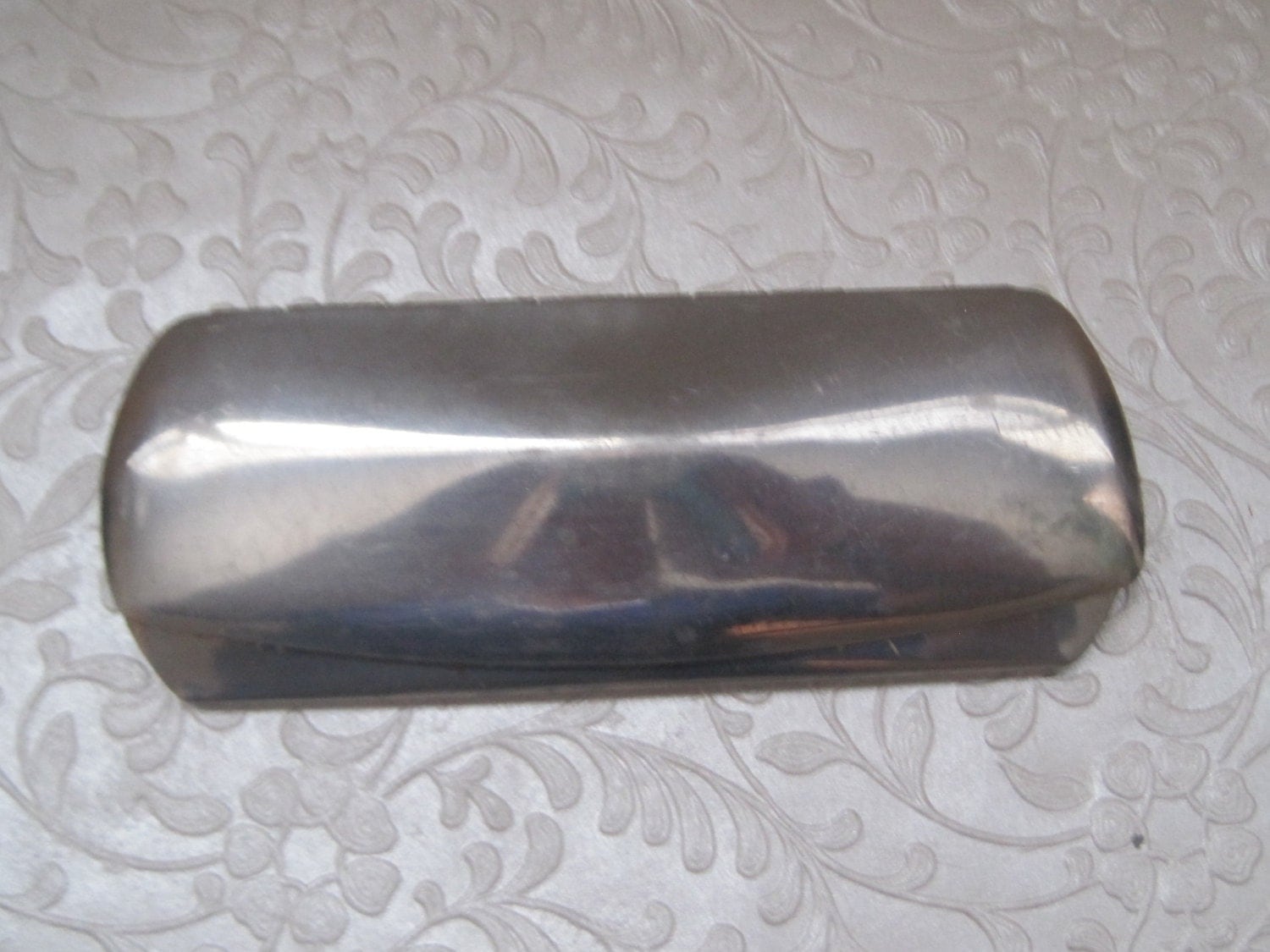 Vintage Metal Eye Glass Case/Silver Metal/Velvet Lined/1930’s/1940’s/New Lower Price Haute Juice