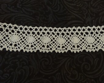 Ecru Lace - Vintage