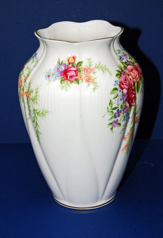 Royal Albert 1962 Old Country Roses Fine Porcelain Signature