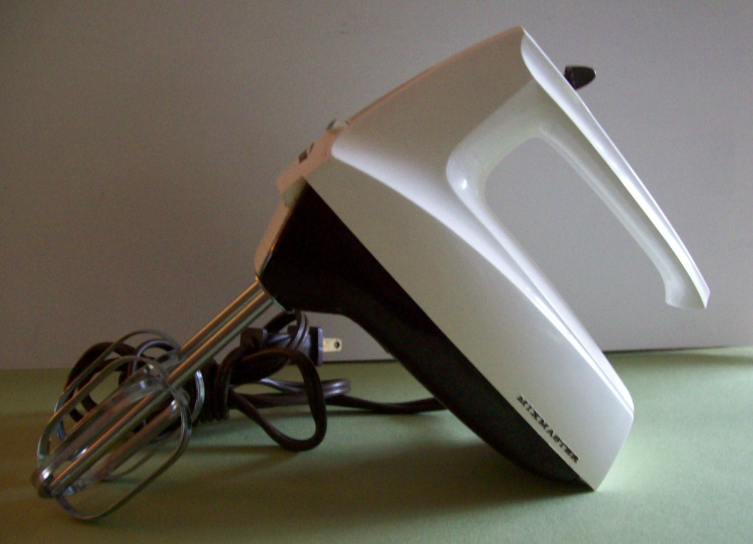 Vintage Sunbeam Mixmaster Electric Hand Held Portable Mixer