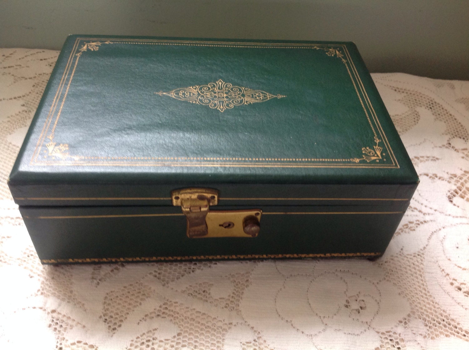 Vintage Jewelry Box by Thorens Vintage Music Box Emerald Green