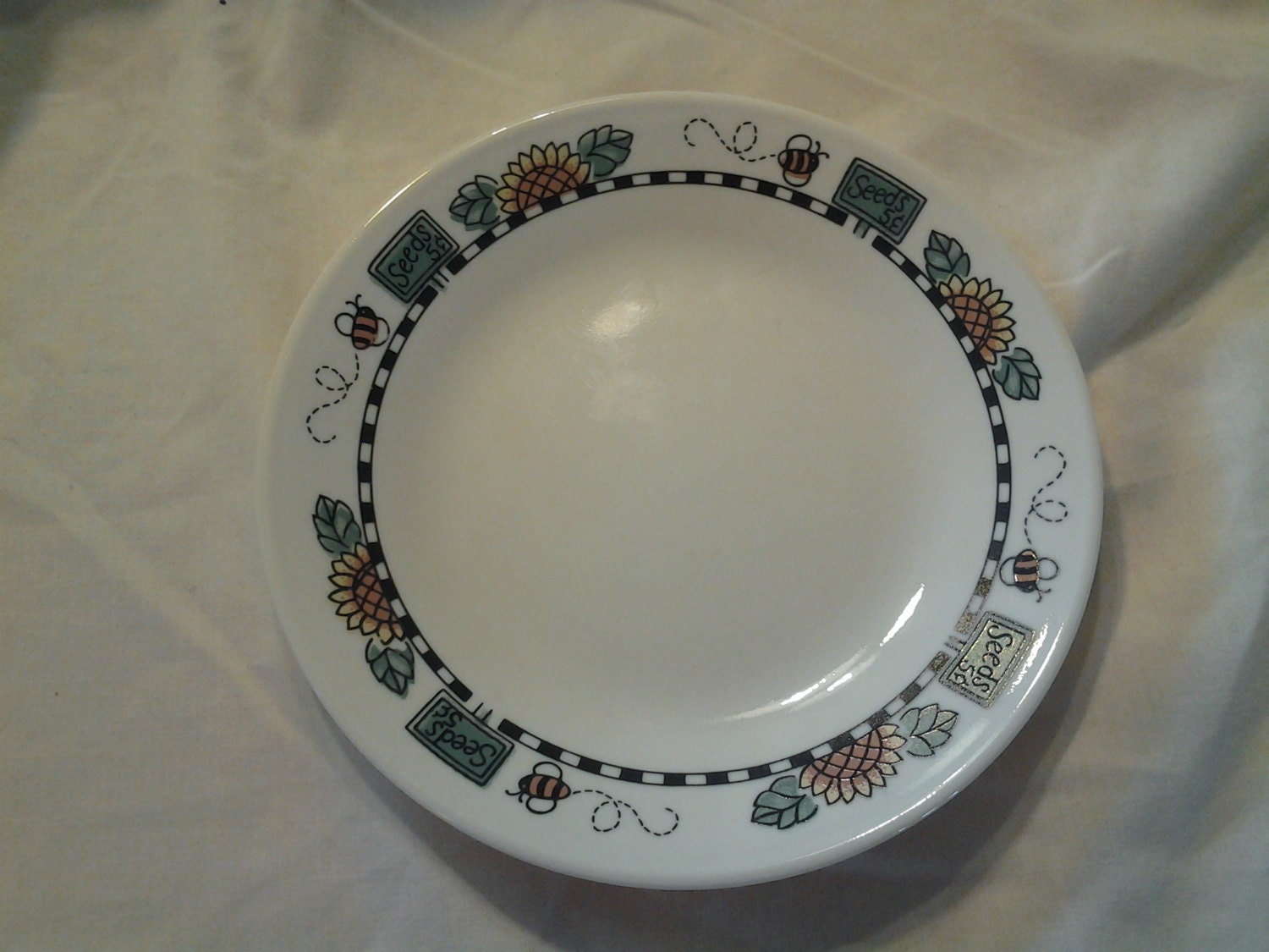 Set of 4 Replacement Corelle Plate 7 inch Garden Seeds Bees