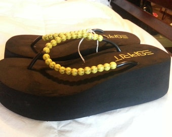 ... Asian Yellow Bead Print Black Sole ChunktyPlatform Flip Flops Size 8