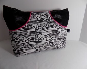 Cate Shoulder Bag; Zebra/Pink/Faux Leather; Ready to ship