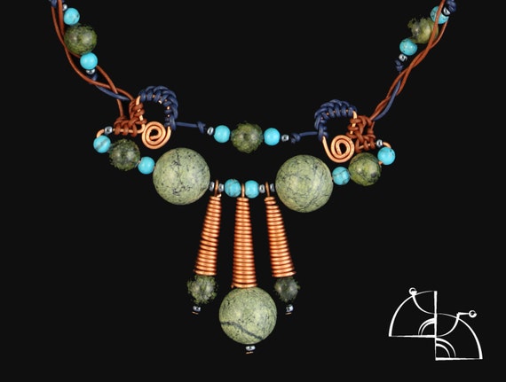 The Mystery of the Aztecs. Jewelry Set. Unusual necklace and earrings. Natural stones serpentine and turquoise.