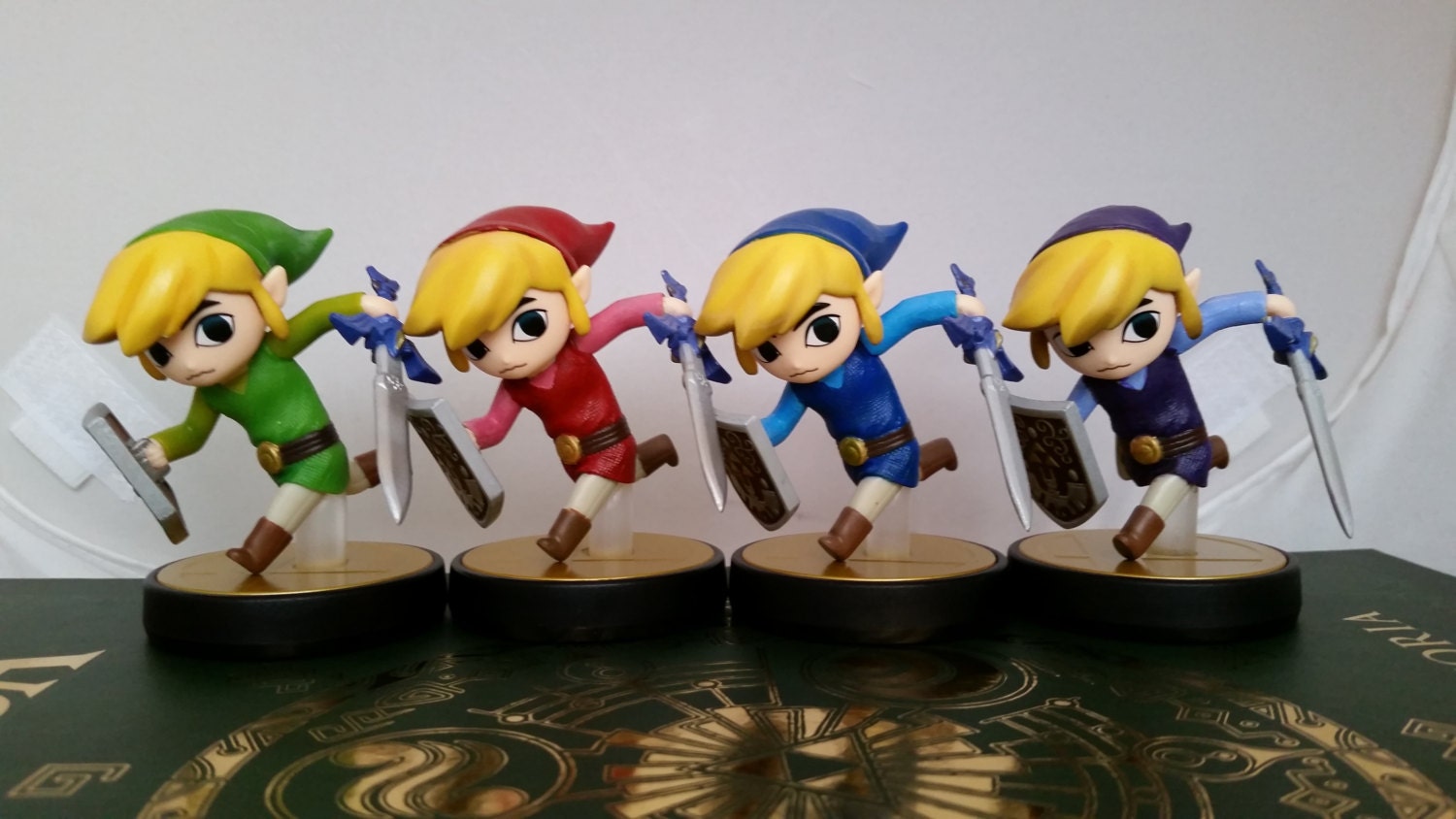zelda and link figurines