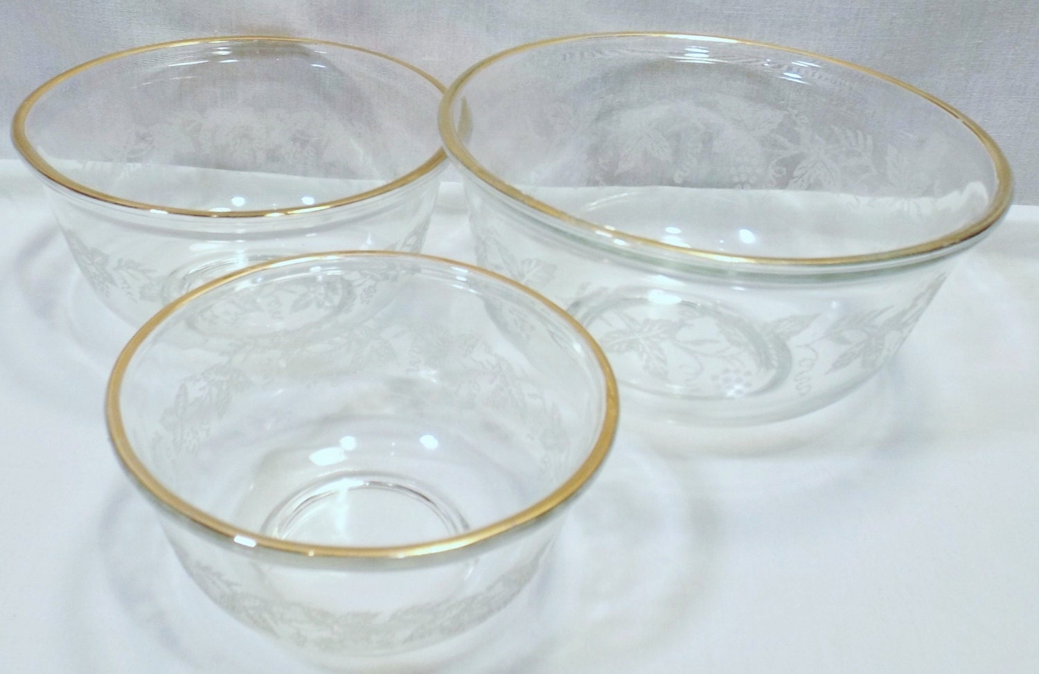 Vintage Etch Glass Serving Bowl Set Gold Rimmed Bowls by OldeBerry