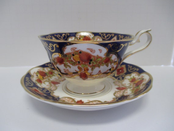 Vintage Royal Albert Bone China Heirloom Scalloped Cobalt Gold