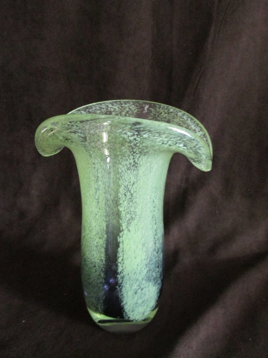 Murano vase hand blown glass tulip shape spattered lime green