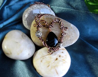 Necklace with copper and black agate pendant