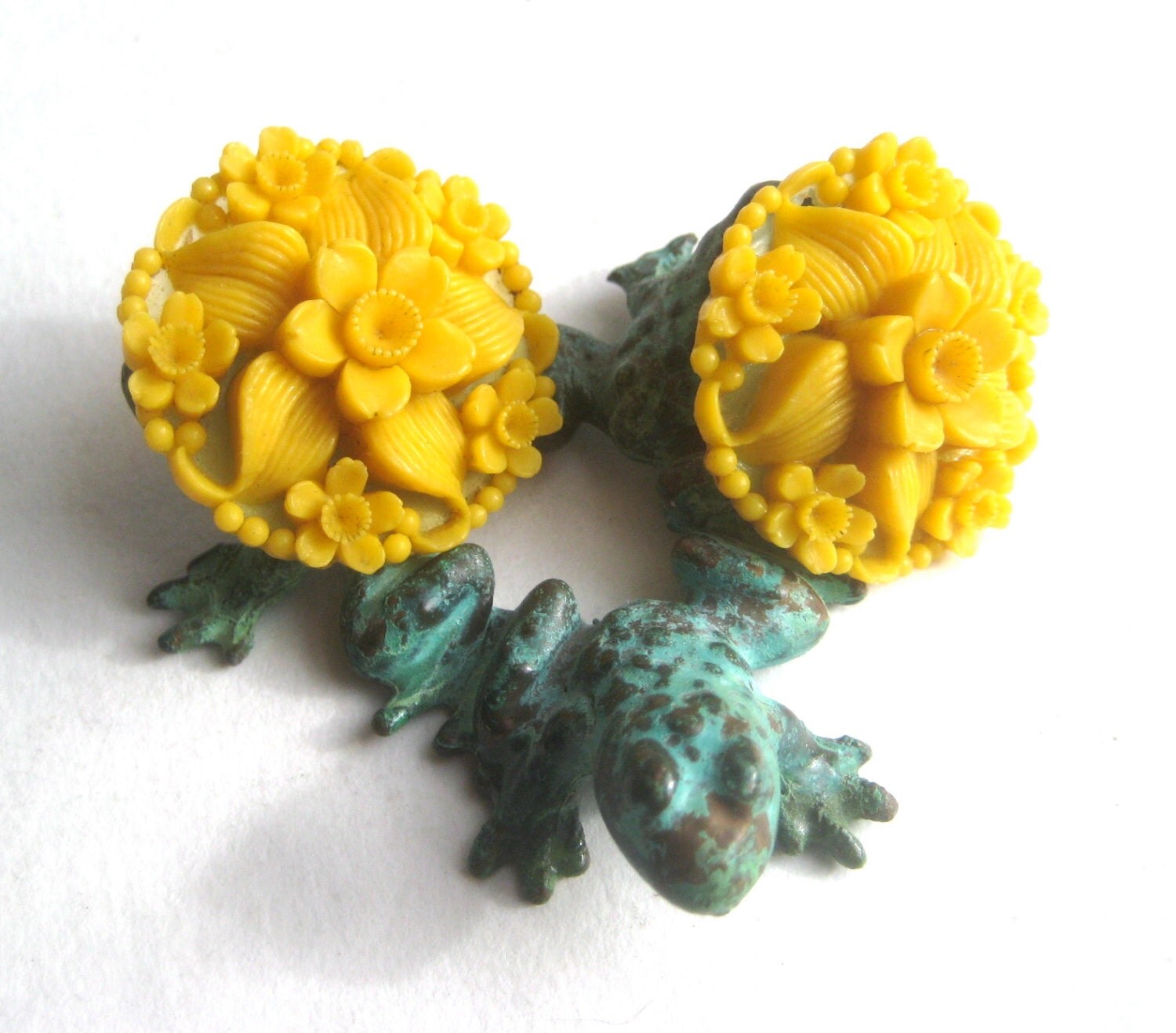 Sun Yellow Narcissus Daffodil Earrings Figural by BetterWythAge