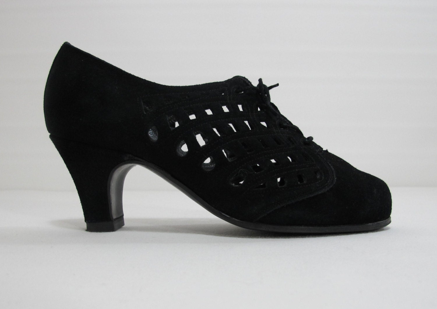 1940s Black Suede Velvet Pumps with a Peek-a-Boo Lattice Panels on the ...