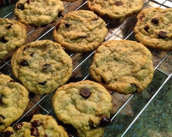 VEGAN Chocolate Chip Cookies