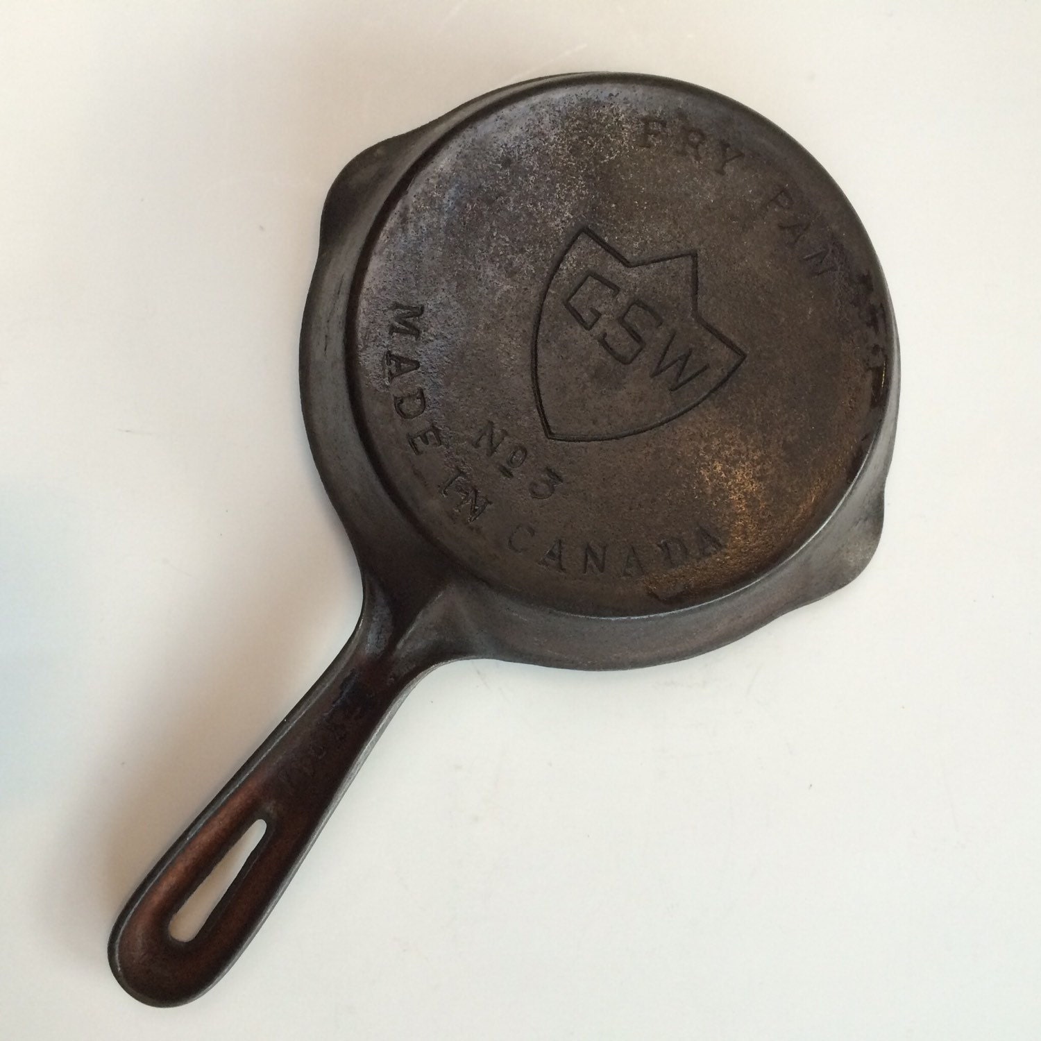 Canadian GSW Cast Iron Pan 6 Egg Pan Vintage 3