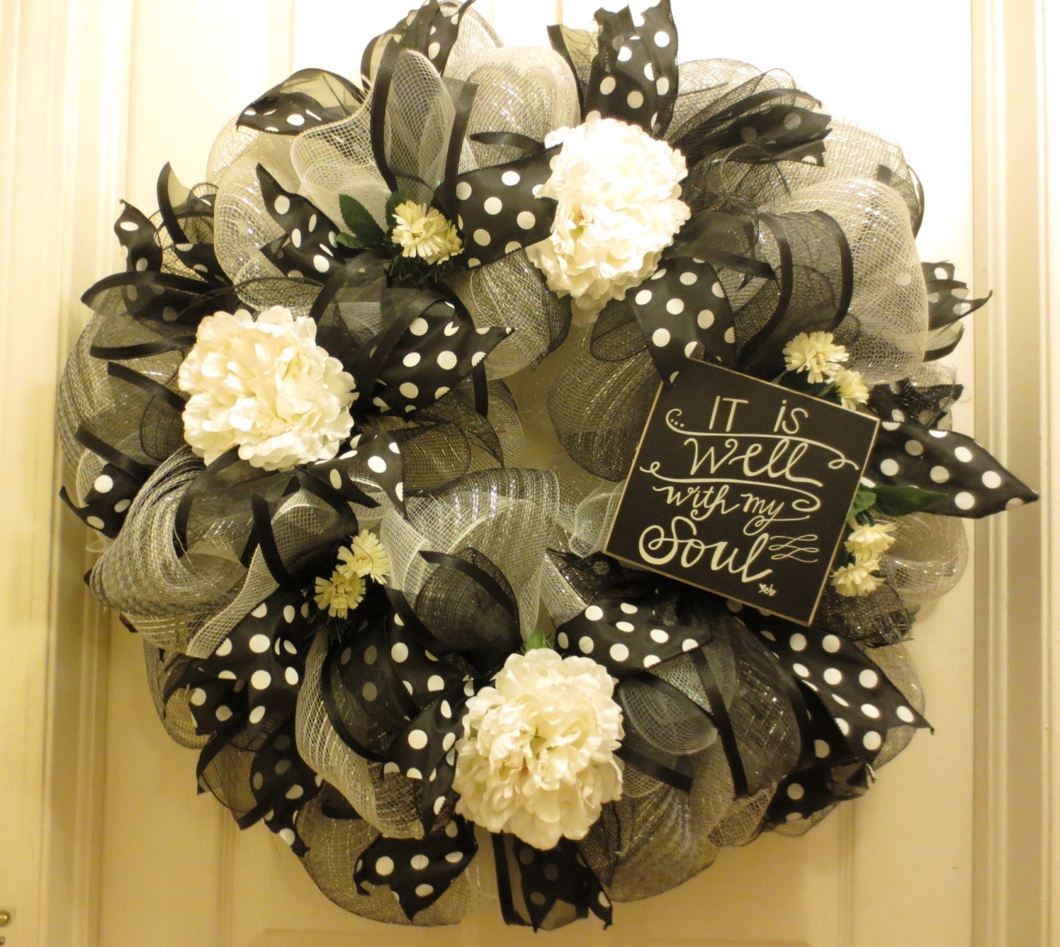 Black and White Deco Mesh Wreath/Black and by BertiesCreations