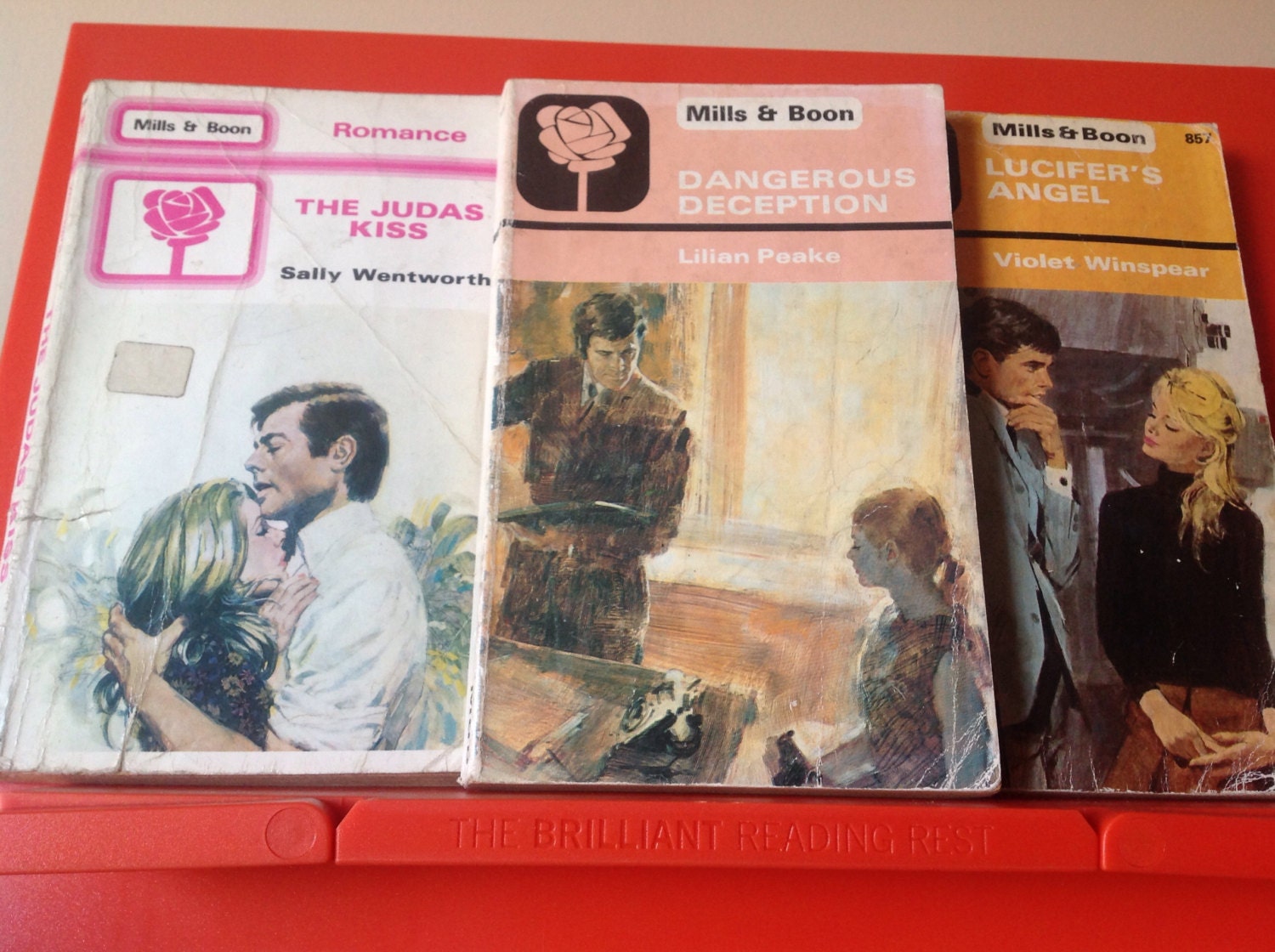 5 Vintage Mills and Boon Romance Novels Bundle of 5 by FadoVintage 5 Vintage Mills and Boon Romance Novels Bundle of 5 by FadoVintage