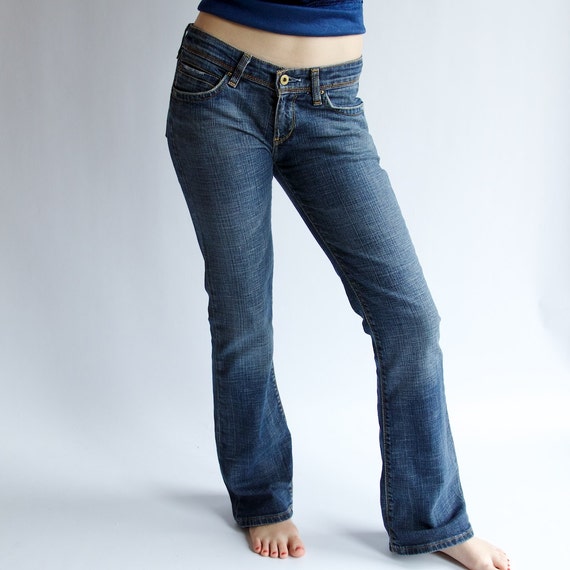 levi's low waisted baggy jeans