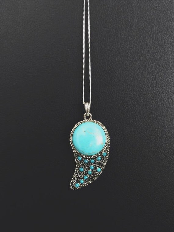 Tooth Shaped Turquoise Pendant Necklace