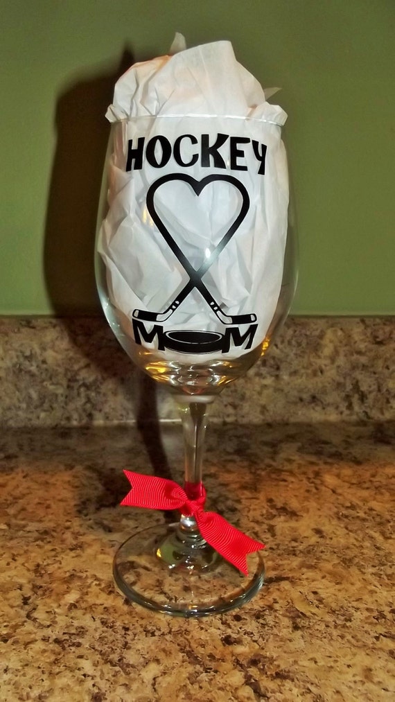 Hockey Mom Wine Glass w/ Decorative Vinyl