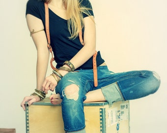 Distressed leather harness belt
