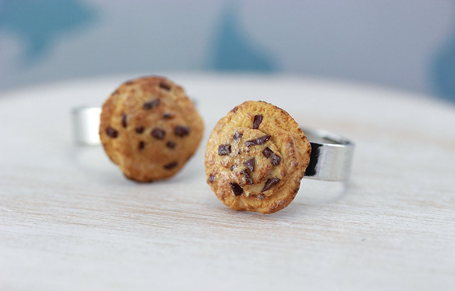 Chocolate Chips Cookie Ring