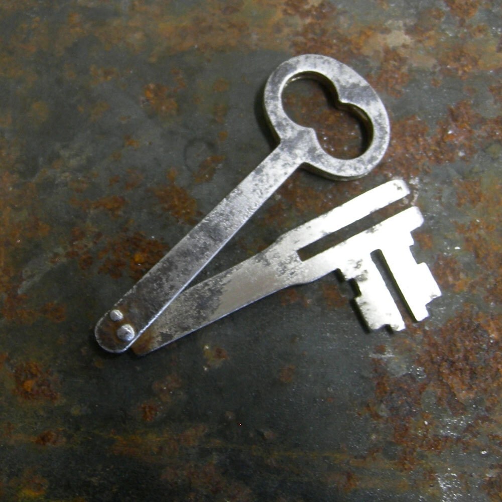 Unusual Antique Vintage Folding Key