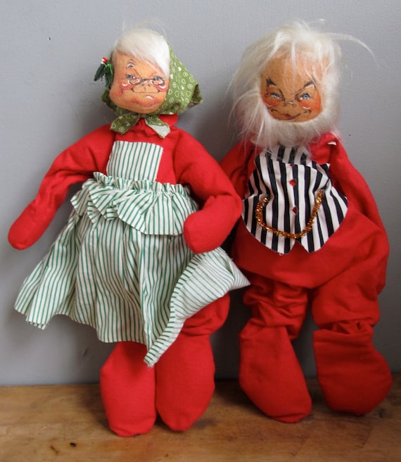 mr and mrs claus plush dolls