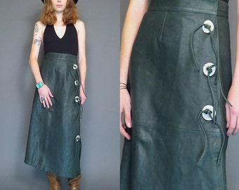 vintage 80s hunter green leather wrap skirt // faux wood buttons // southwestern skirt
