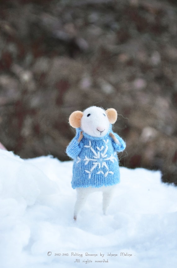 Little Winter Christmas Mouse- Christmas-Winter Seasonal Ornament- Felting Dreams - READY TO SHIP