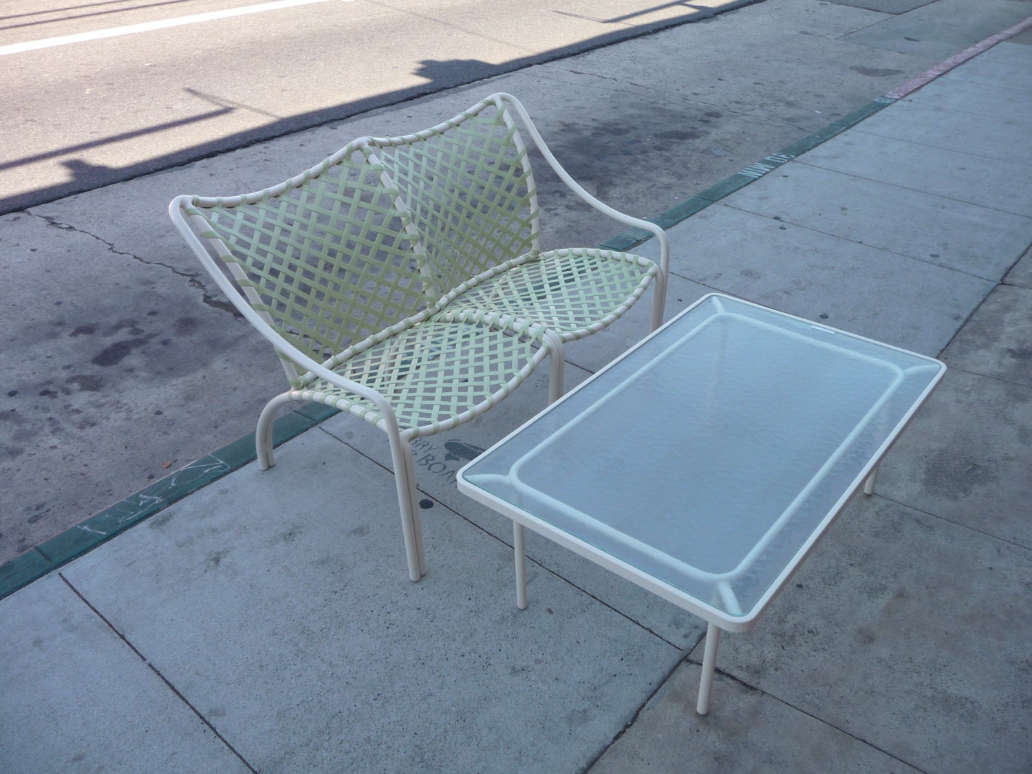 Brown Jordan Tamiami II Loveseat and Table Outdoor Patio