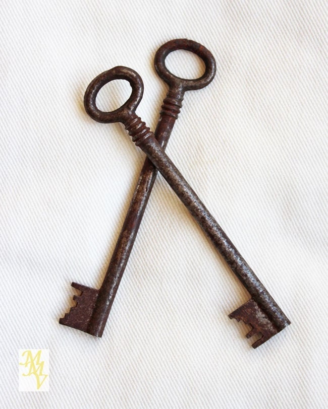 Large Antique skeleton Key Iron Keys Cast Iron by Mymimosavintage