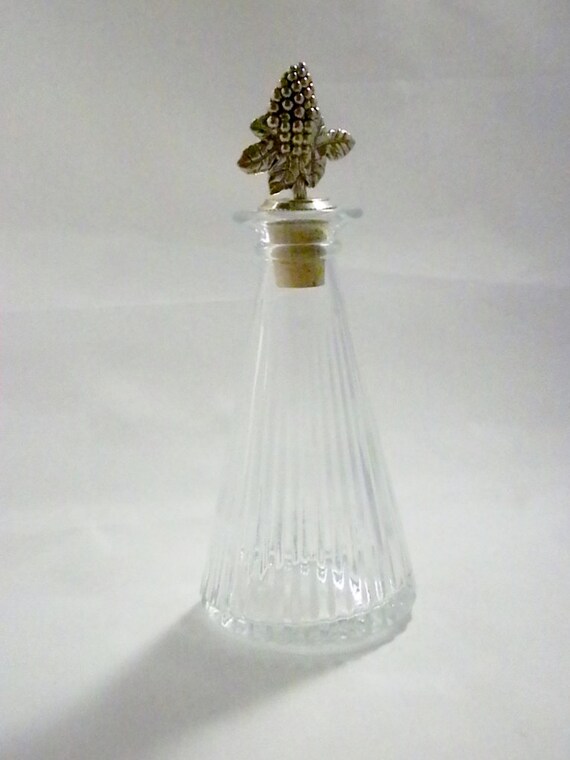 Vintage Oil or Vinegar Bottle GrapesMetal Stopper by oldandnew8