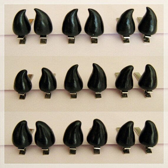 Black devil horns hair clips by ZombieUnicornJewelry on Etsy
