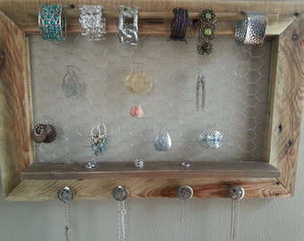 Natural pallet jewelry holder / jewelry display / rustic jewelry organizer