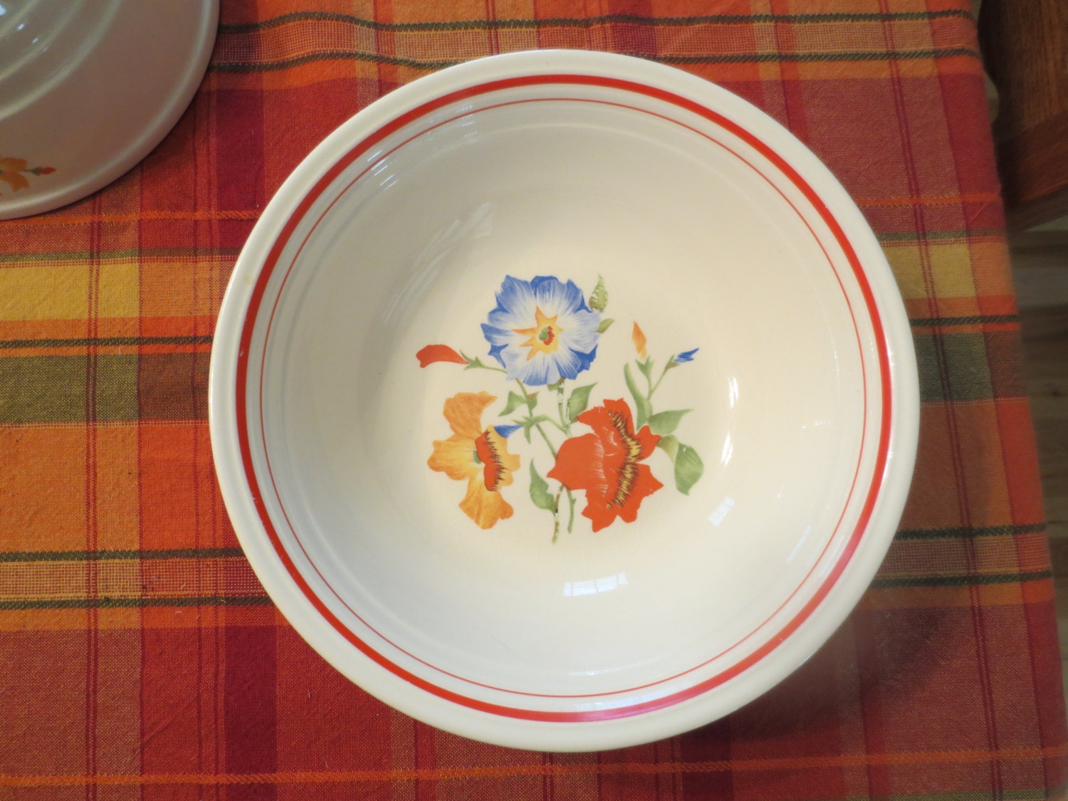 Universal Cambridge Potteries Morning Glory Serving Bowl