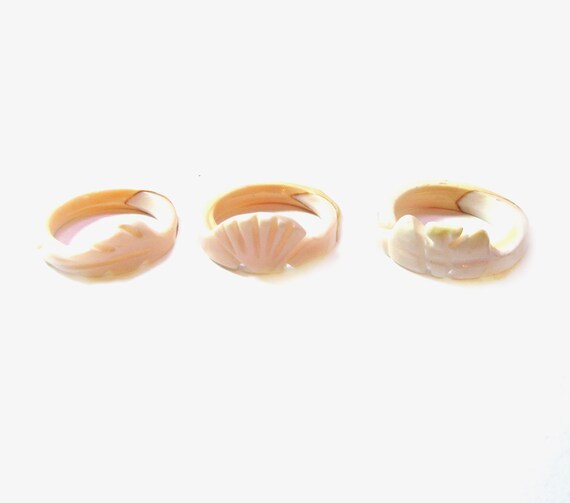 3 Hand Carved Pink Shell Seashell Rings Size by VintagePennyLane