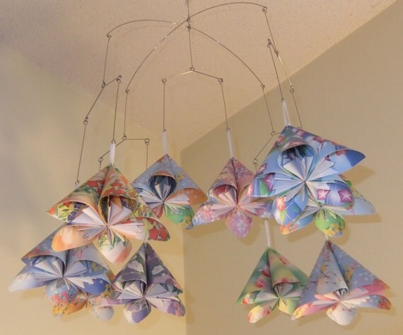 Floral fantasy origami blume mobile von katiemadeorigami auf etsy