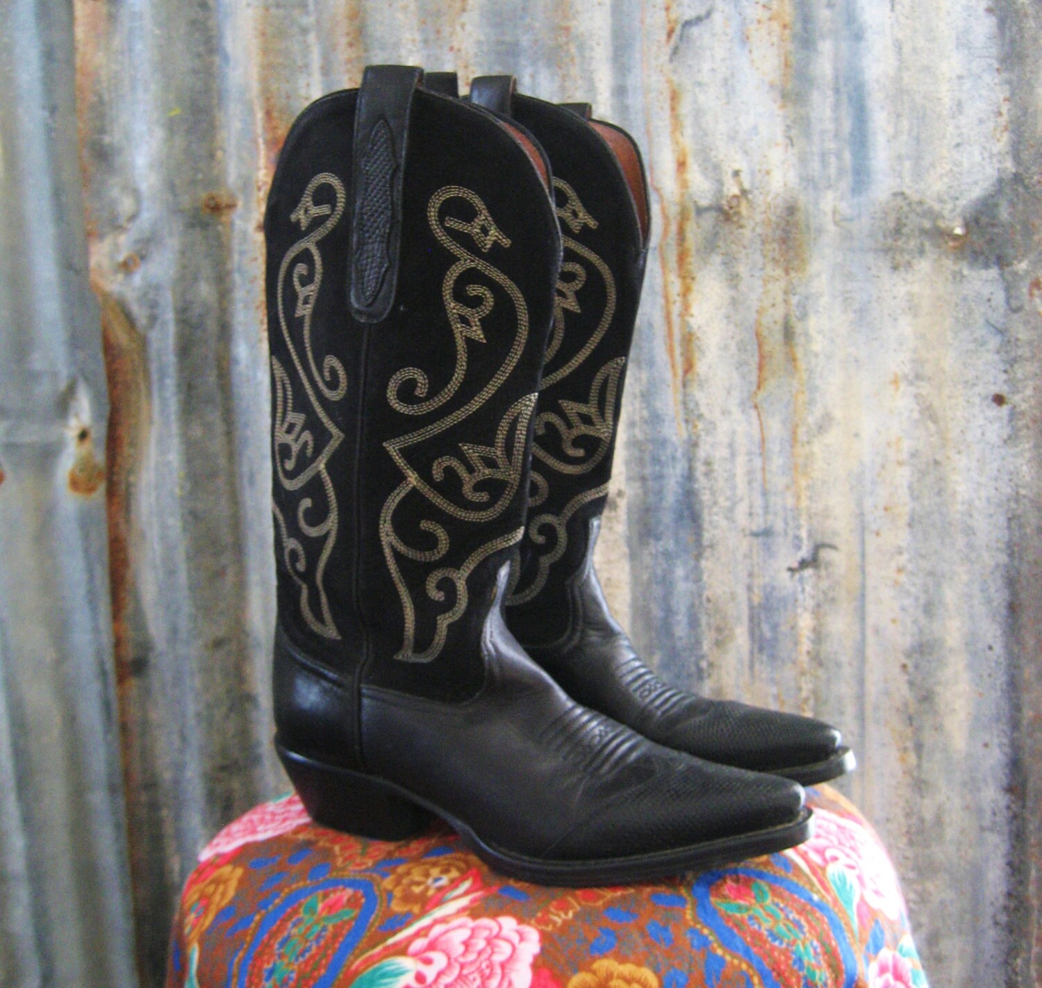vintage cowboy boots black
