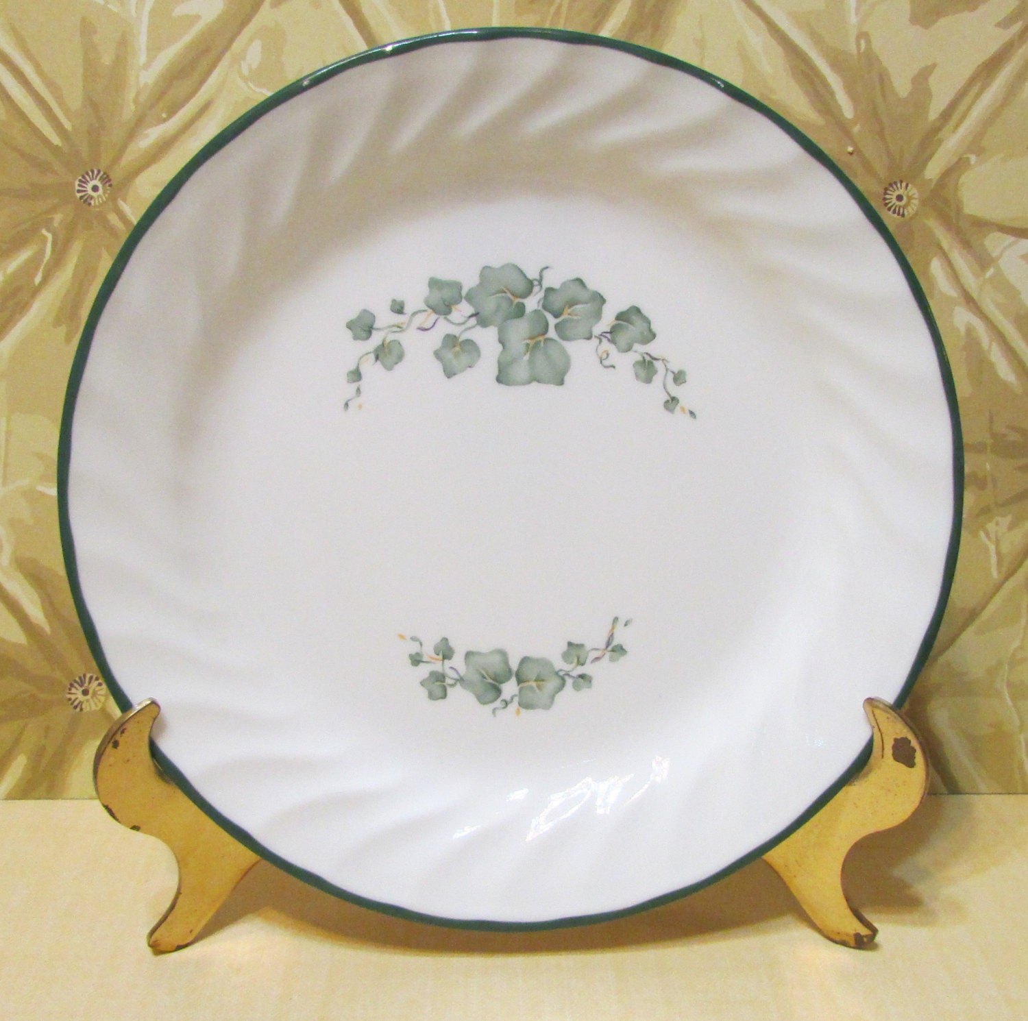 Corelle Callaway Ivy salad plate green and white
